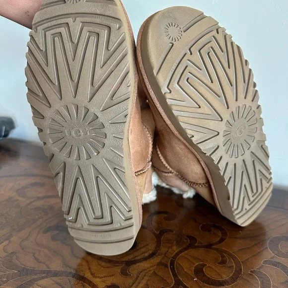 UGG Tan Shearling Boots with Bows - Picture 9 of 9